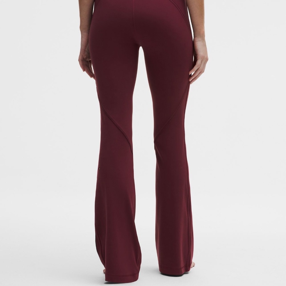 NWT Lululemon Groove No Line Flared Pant Heart - Picture 2 of 3
